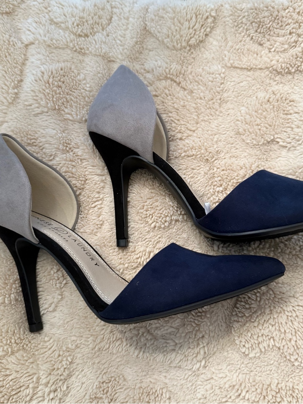 NEW SIze 8.5 NWT Chinese Laundry Navy and Light Gray D'Orsay Pointed Toe Heels